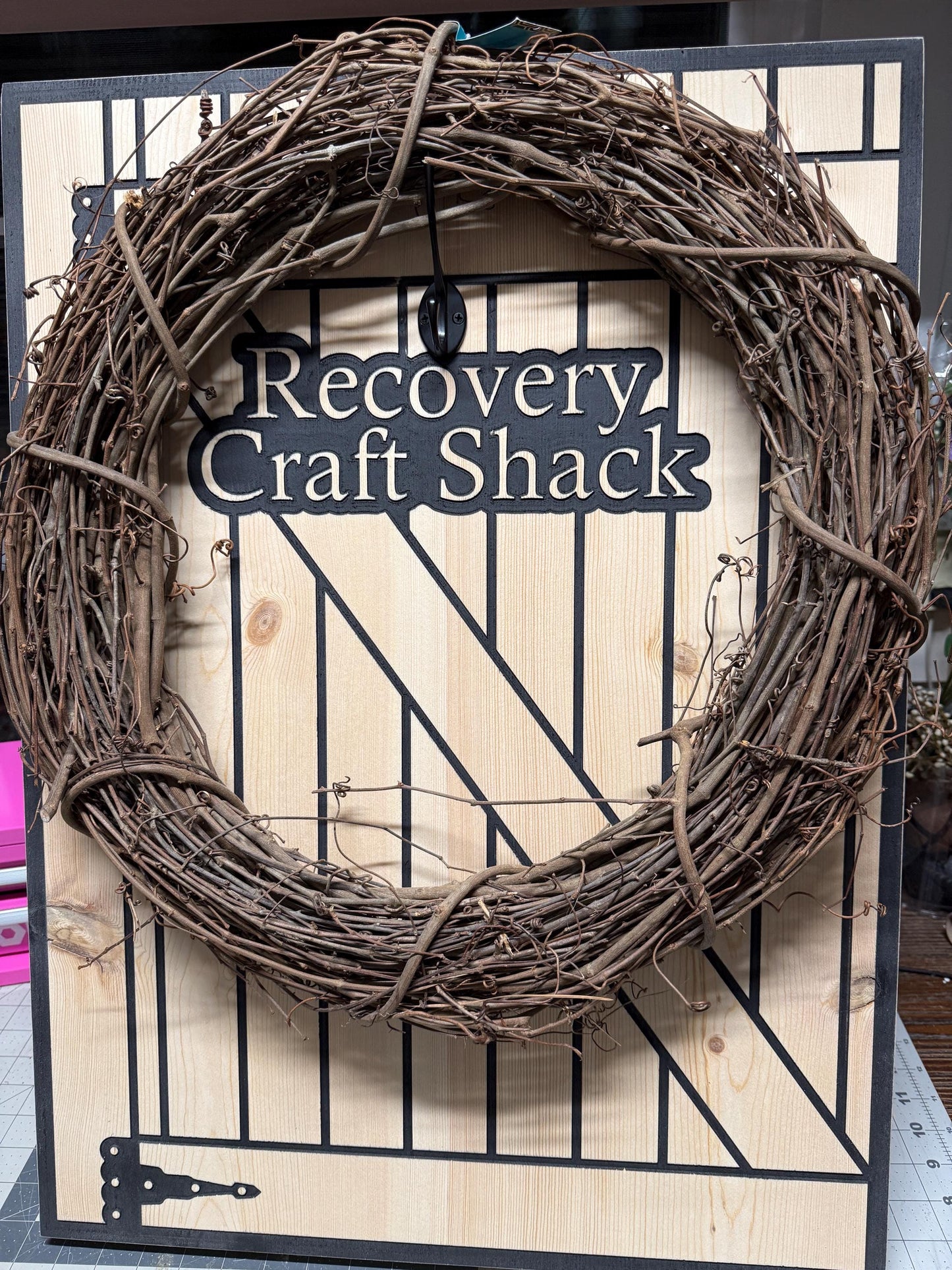 Custom Wreath Stand for Wreath Makers Wood Tabletop Wreath Holder Craft Show Display Board Wreath Design Stand for DIY Wreath Makers Custom