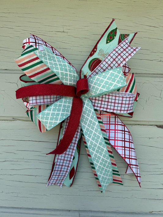 retro  vintage Christmas bow with bulbs and mint