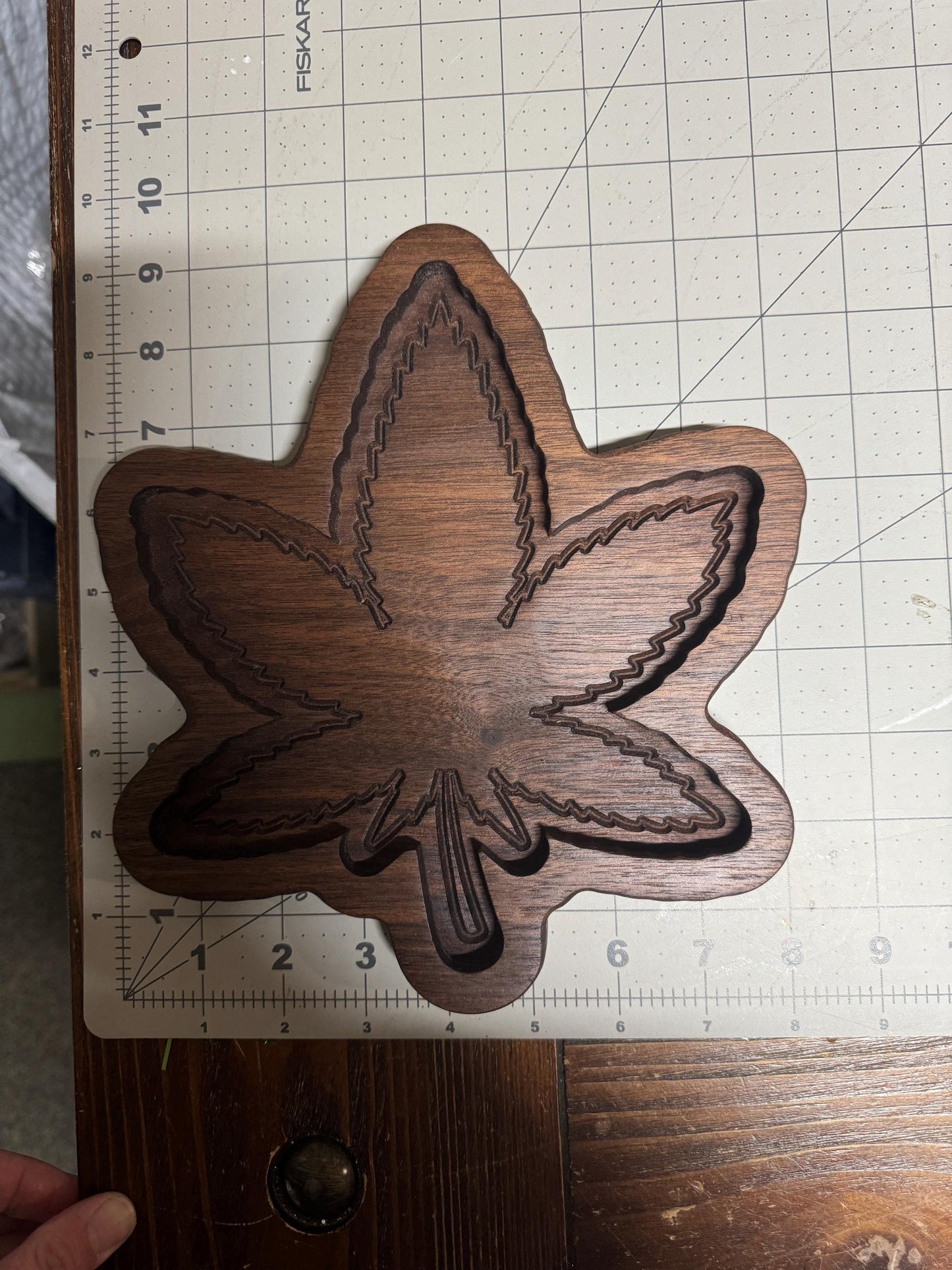 catch all tray, Gift, Marijuana Art, decorative tray, ring dish, weed leaf, pot leaf, Cannabis Tray, Walnut dish for table, Key Tray, gift
