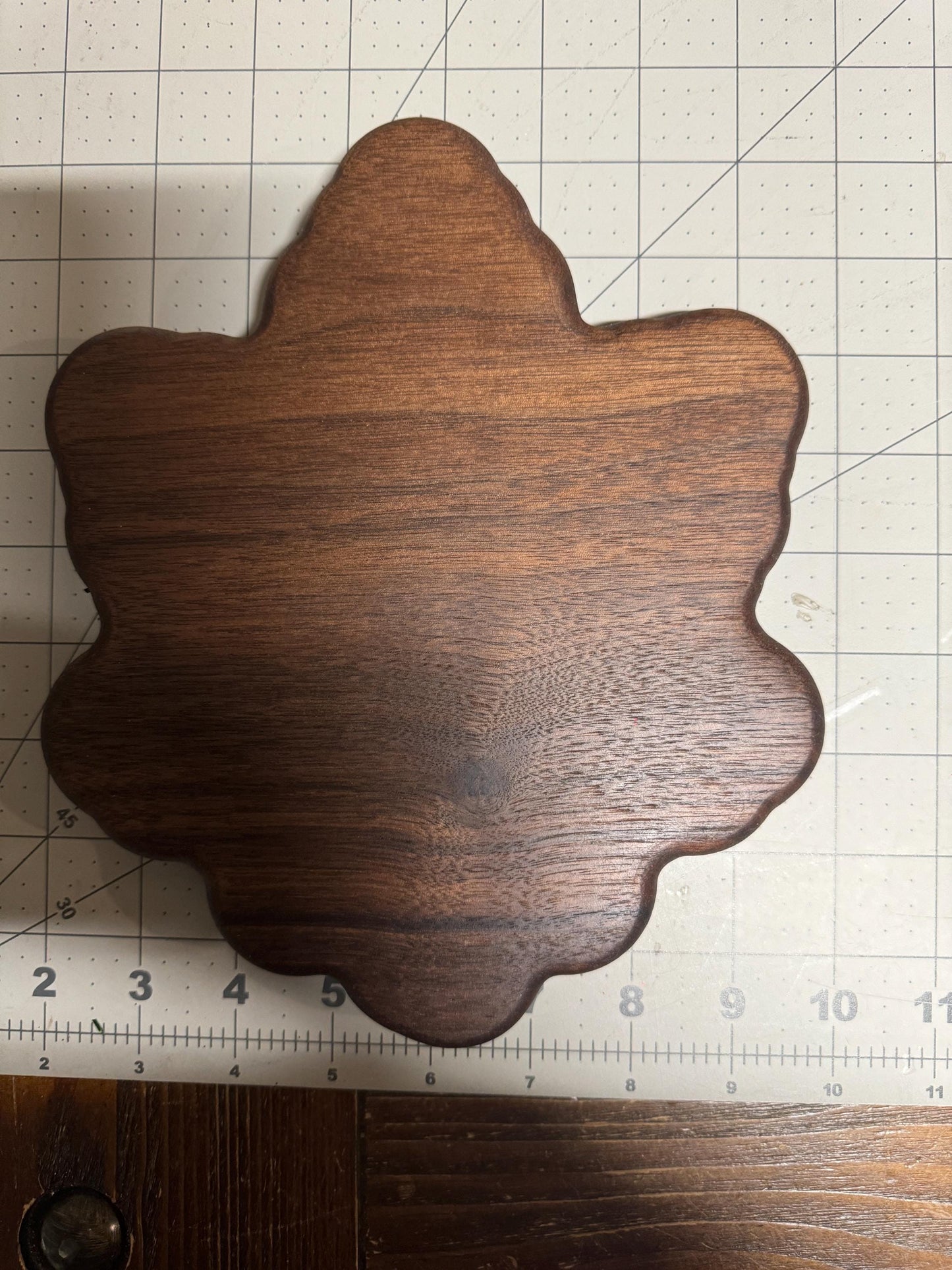 catch all tray, Gift, Marijuana Art, decorative tray, ring dish, weed leaf, pot leaf, Cannabis Tray, Walnut dish for table, Key Tray, gift