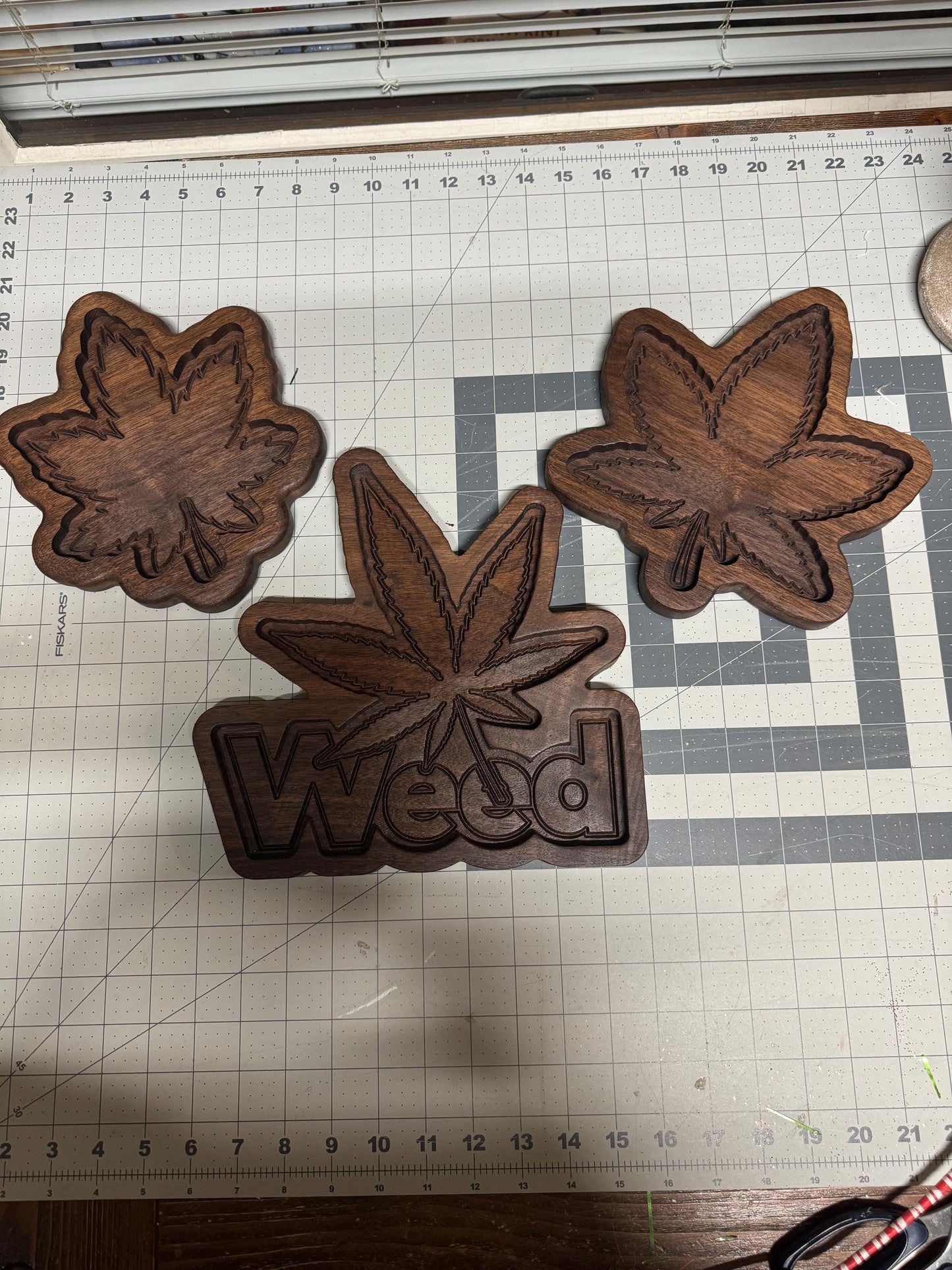 catch all tray, Gift, Marijuana Art, decorative tray, ring dish, weed leaf, pot leaf, Cannabis Tray, Walnut dish for table, Key Tray, gift