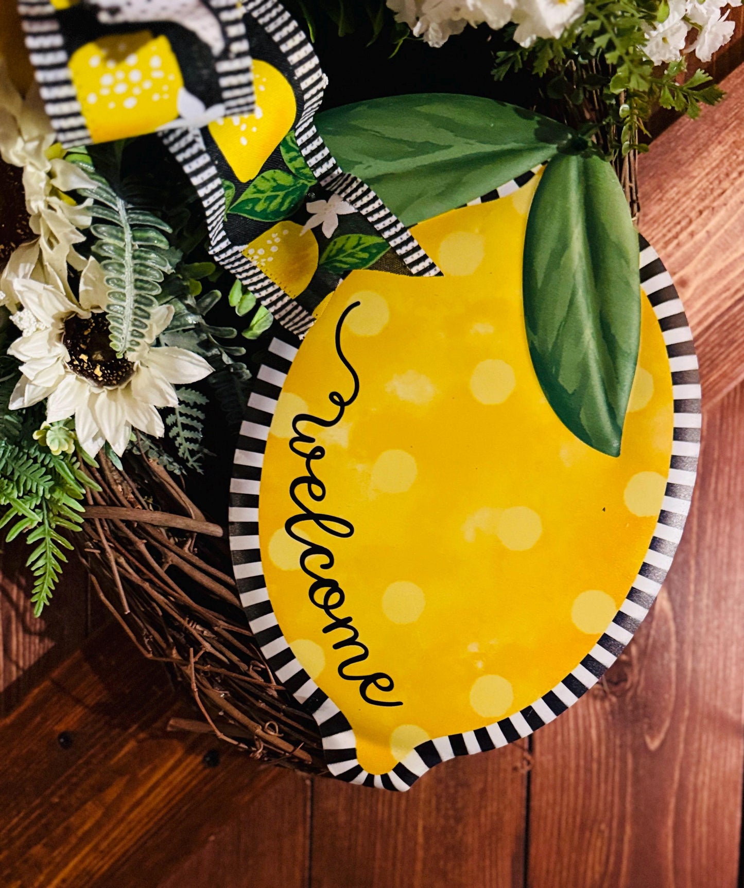 Lemon Welcome Grapevine Wrearh with sunflowers and lemons Farmhosue Rustic design for front door wall decor for porch entryway Lemon design
