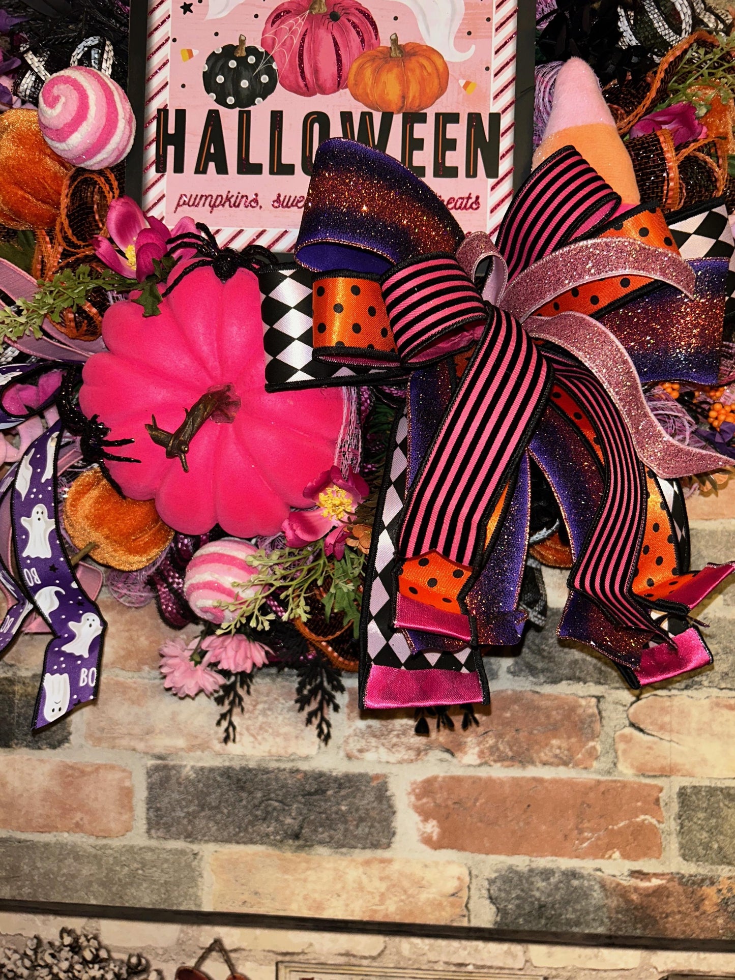 Pink Halloween Wreath Cute Halloween Wreath with candy & ghosts Front Door Fall Decor Black and pink Halloween Wreath Candy themed Wreath
